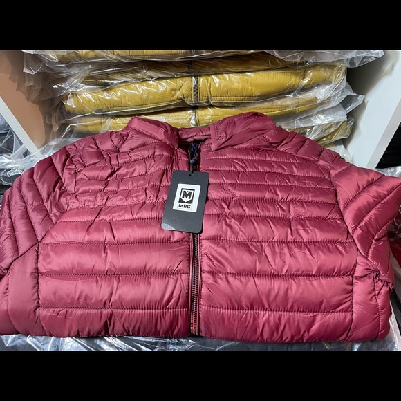 Men's All-Season Ultra Lightweight Jacket - Picture 2 of 8